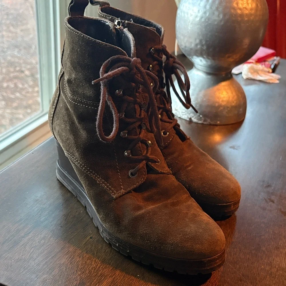 AQUATALIA “CHANCE” wedge bootie